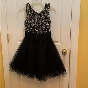 Shorts Mon Cheri Black and Gold dress